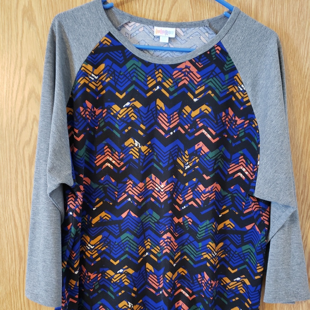 LuLaRoe Randy tee